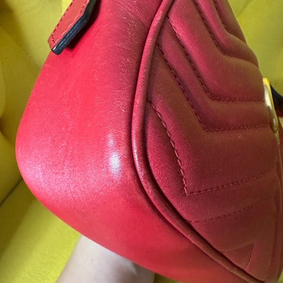 Gucci Mini GG Marmont Crossbody Bag - Picture 8 of 16